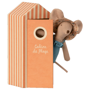 Alternative view of Strandmus, Mor i strandhytte