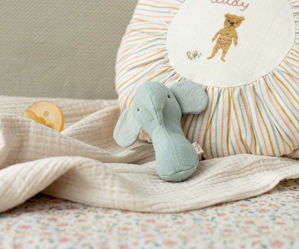 Lullaby friends, Elefant rangle - Lys støvet blå - Billede 2