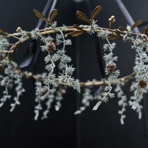 Alternative view of Antik guld krans i metal