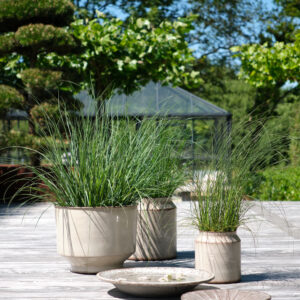 Alternative view of Azura outdoor pot, Lille - Creme