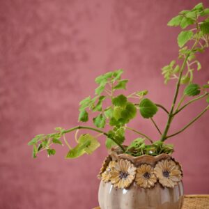 Alternative view of Solsikke vase
